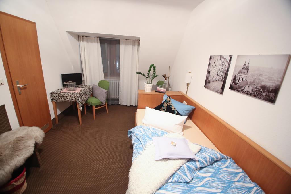 Hotel Barbarossa Garni เวิร์ซบวร์ก ภายนอก รูปภาพ