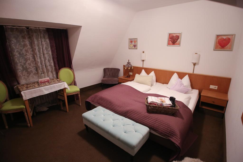 Hotel Barbarossa Garni เวิร์ซบวร์ก ภายนอก รูปภาพ