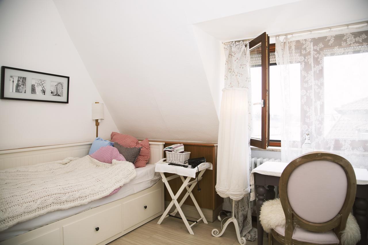 Hotel Barbarossa Garni เวิร์ซบวร์ก ภายนอก รูปภาพ